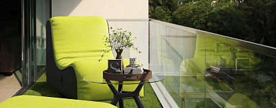 Как правильно выбрать кресло на балкон-18, модный лежак Скилл на веранде